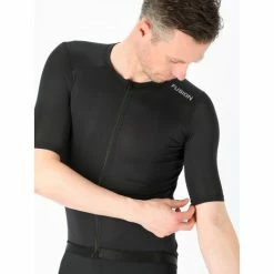 Fusion Herre Cykel Jersey - Sort -Assos Butik mens cycling jersey 1055 black 3front low 2359531 1800x1800