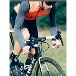 Cykel Jersey Fusion C3 LIGHT LS -Assos Butik s1 cycling vest 0216 orange 3front low 1